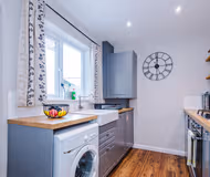 NEW! Spacious & Stylish home, City centre, Sleep 4