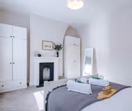 NEW! Spacious & Stylish home, City centre, Sleep 4