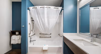 Louis Henna Blvd Apartment