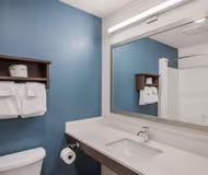 Louis Henna Blvd Apartment