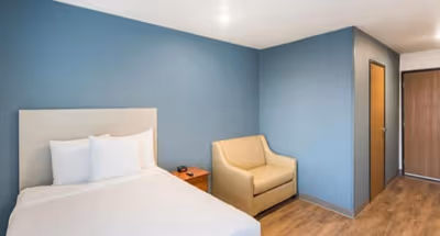 Louis Henna Blvd Apartment