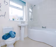 Modern apartment, ideal for business, sleeps 3!