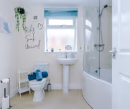 Modern apartment, ideal for business, sleeps 3!