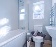 Stunning 4-Bed House in Crewe | 53 Degrees Property | Ideal for Business | Long-term discounts - Sleeps 7