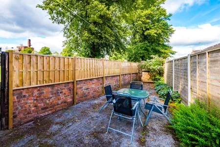 Modern 4-Bed House in Crewe | 53 Degrees Property | Ideal for workers | Long-term discounts - Sleeps 8