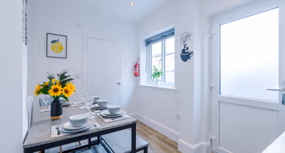 Spacious 4-Bed House in Crewe | 53 Degrees Property | Ideal for Contractors - Sleeps 8