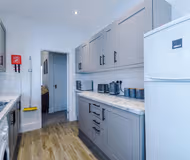 Spacious 4-Bed House in Crewe | 53 Degrees Property | Ideal for Contractors - Sleeps 8