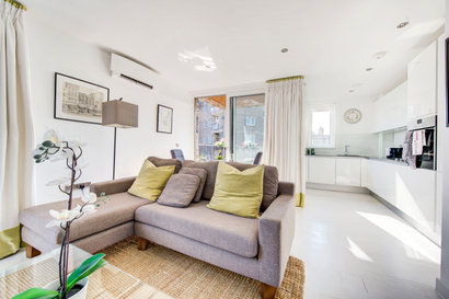 Modern Flat in London | 53 Degrees Property | Ideal for long-term - Sleeps 4
