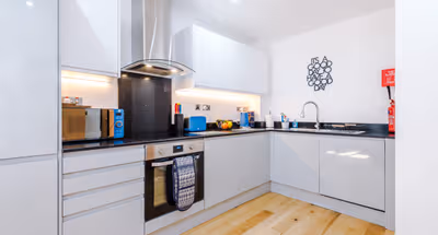 Stunning & Stylish apartment, City Centre, Sleep 6