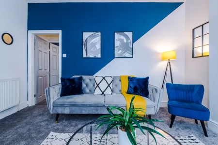 3BR Cosy Home: Parking