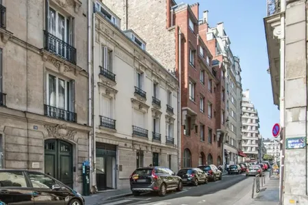 Spacious 1br apartment close to the Eiffel Tower