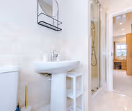 NEW! Incredible home, perfect for groups w/parking