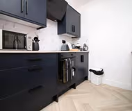 Fully equipped kitchen at 214.1 Whitchurch Road