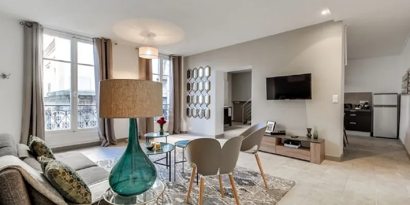 Champs-Élysées Serviced Apartment