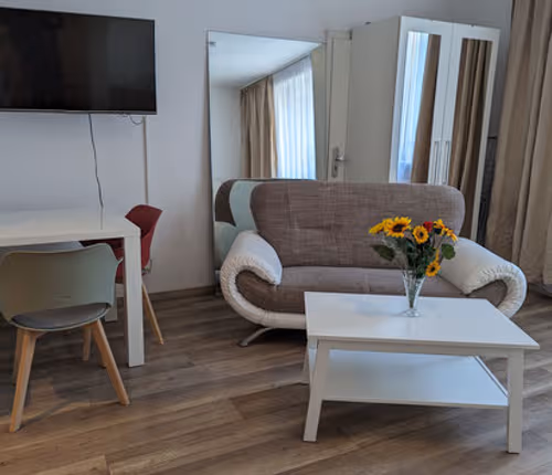 Landstrasse 125 service apartment