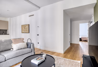 Av. de los Toreros serviced apartment