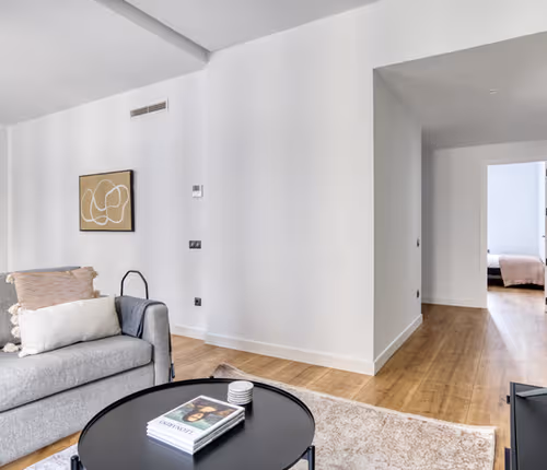 Av. de los Toreros serviced apartment