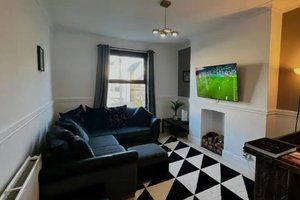 86 Claude Road