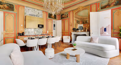 200M2 on Boulevard Malesherbes, The Epicenter of Luxury and Convenience