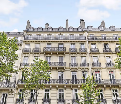 200M2 on Boulevard Malesherbes, The Epicenter of Luxury and Convenience