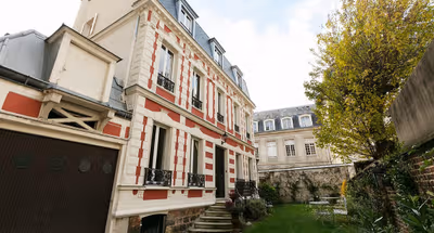 Paris Townhouse with private garden