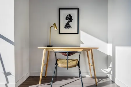 Carrer de Service Apartment