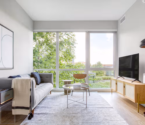 Carrer de Service Apartment