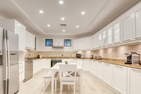 Fully equipped kitchen at Luxe 6-Bedroom Villa @ Frond B, Palm Jumeirah