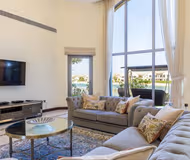 Chic 5-BR Villa @ Frond E, Palm Jumeirah