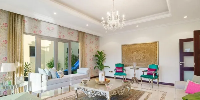 Luxury 5 BR Villa on Frond 0.