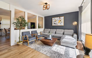 Streamwood Majestic King| Shops|Backyard