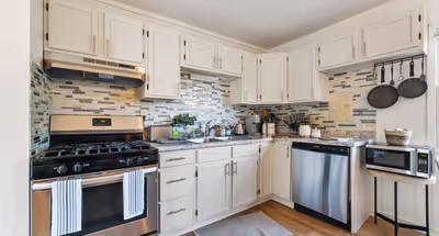 Streamwood Majestic King| Shops|Backyard