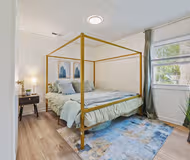 Streamwood Majestic King| Shops|Backyard