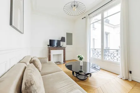 Located on Rue Chambiges, Champs-Élysées, A Perfect Cozy Abode in Centre Of Paris