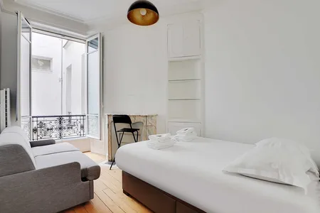 Located on Rue Chambiges, Champs-Élysées, A Perfect Cozy Abode in Centre Of Paris