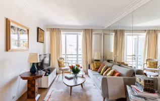 Avenue René Boylesve serviced apartment