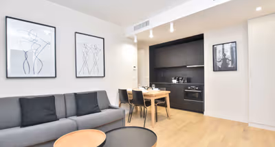 Rue de Longchamp serviced apartment