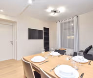 Rue de Longchamp serviced apartment