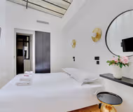 Rue Lamartine, Service Apartment