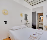 Rue Lamartine, Service Apartment