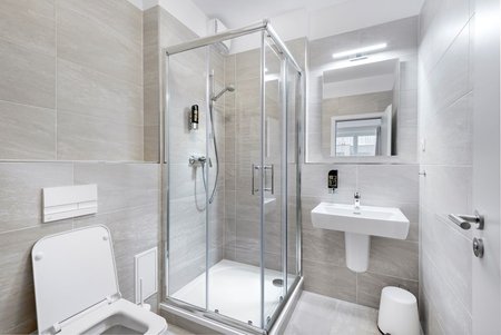 Bathroom - 3 bed apartment