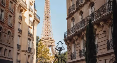 Exception Luxury Rental on Rue de l'Université – 100m to the Iconic Eiffel Tower