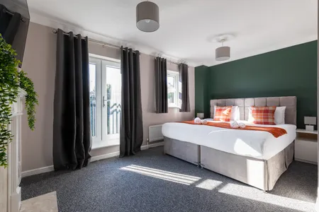 4 Bed SE28 Thamesmead