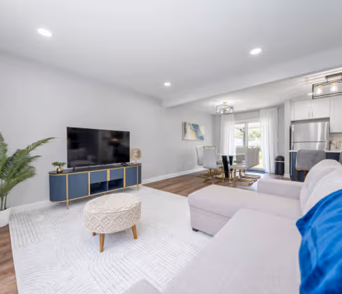 Elegant Getaway in Elmhurst King