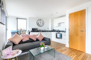 Cross Green Lane Luxury Apartment
