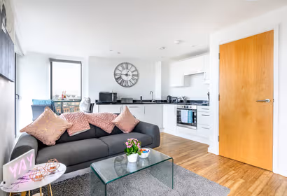 Cross Green Lane Luxury Apartment
