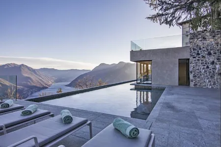 LUXURIOUS ARCHITECTURE TO RETREAT FROM THE WORLD’S BUSTLE