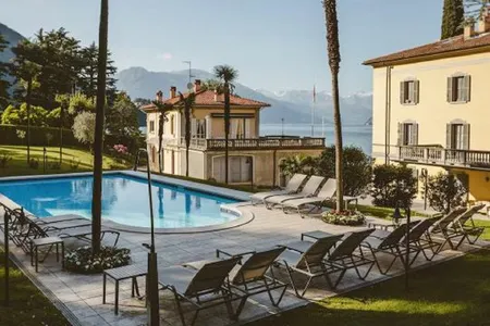 Magnificient Villa located right on the shores of Lake Como