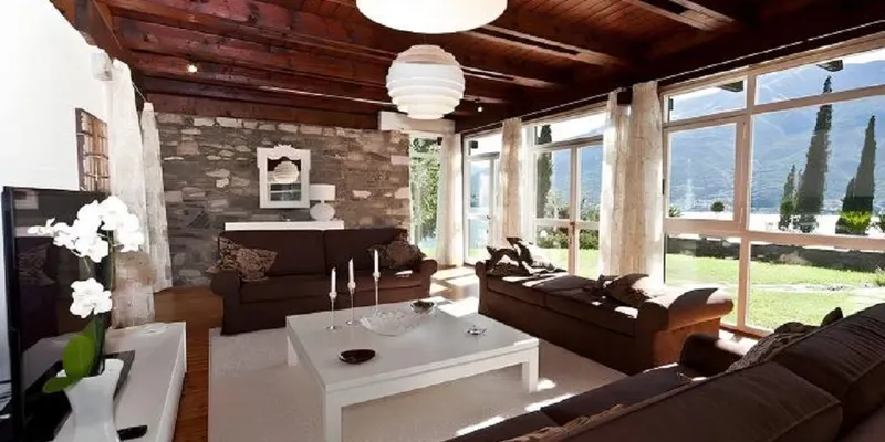 PRIVATE AND EXCLUSIVE HOLIDAY- BREATHTAKING VIEWS OF LAKE COMO