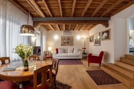 3 Bedroom Villa with Jacuzzi Near lake como